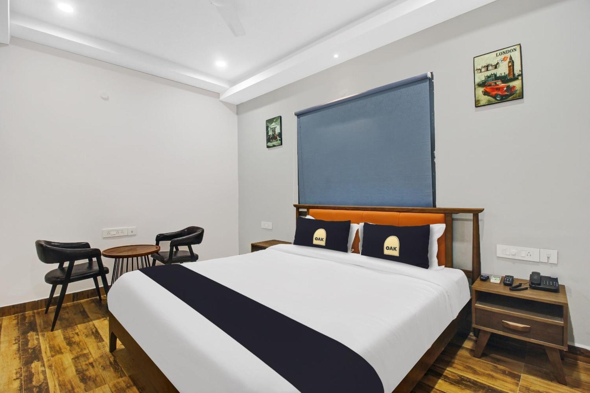 Super Townhouse Oak Hitec City Near Image Hospital Hyderabad Exterior photo