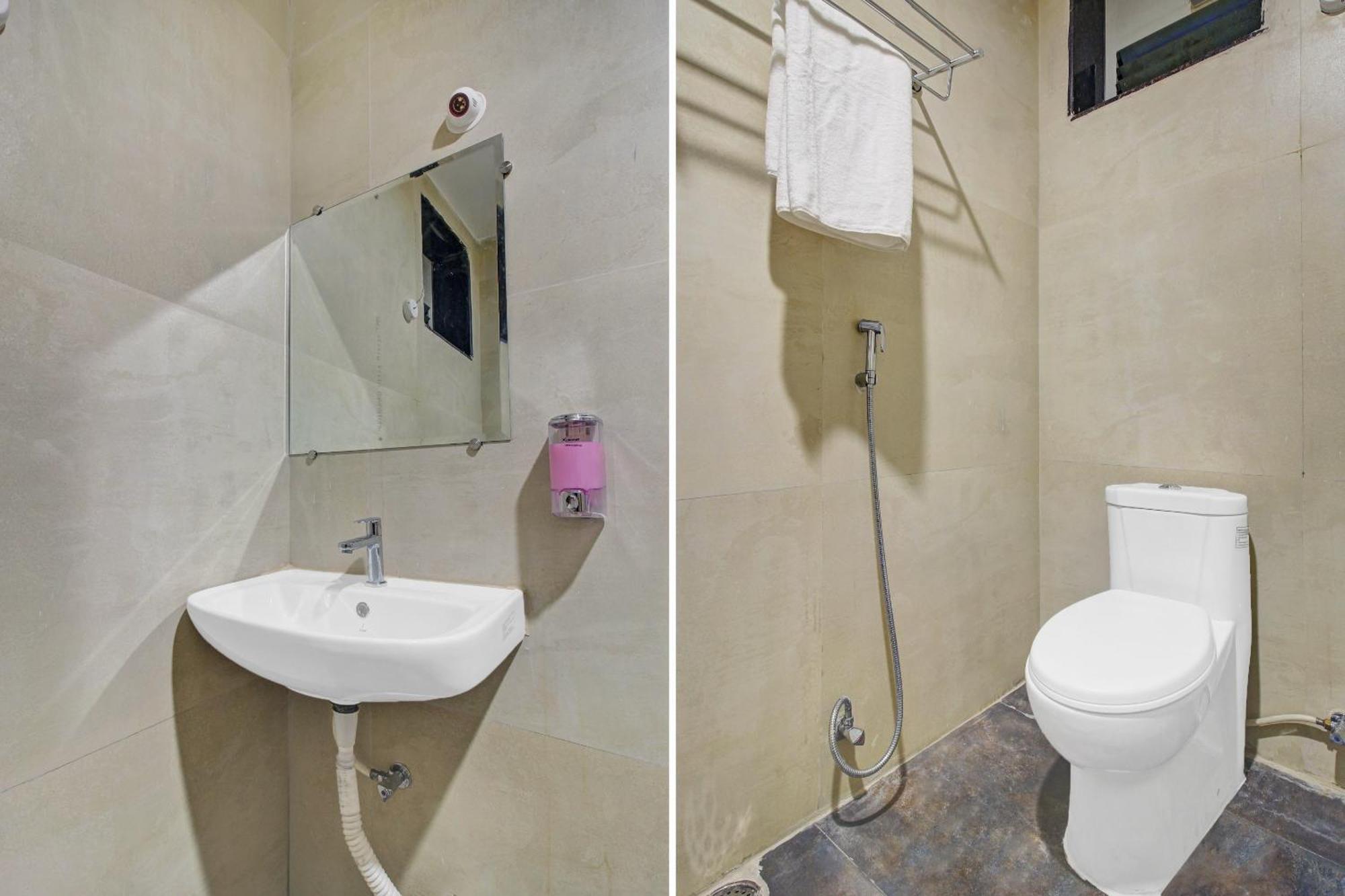 Super Townhouse Oak Hitec City Near Image Hospital Hyderabad Exterior photo
